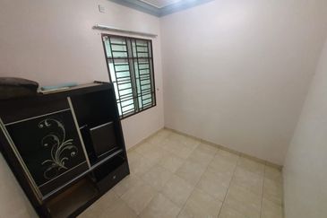 Jalan Austin Perdana 2/9