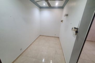 Jalan Austin Perdana 2/9