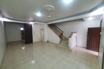 Jalan Austin Perdana 2/9