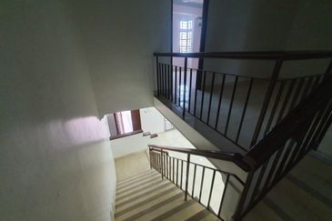 Jalan Austin Perdana 2/9