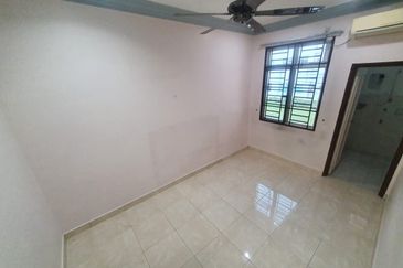 Jalan Austin Perdana 2/9