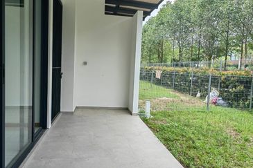 Senibong Cove Waterway Residences