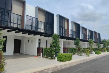 Senibong Cove Waterway Residences