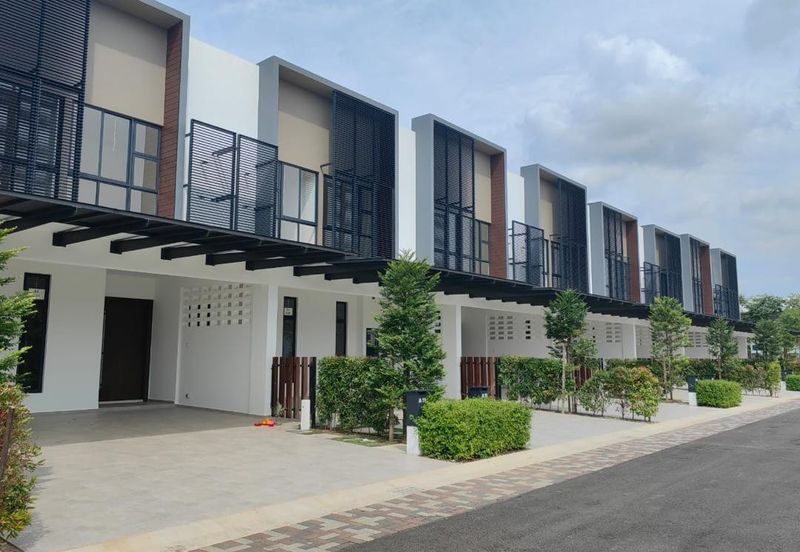 Senibong Cove Waterway Residences