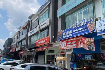 Jalan Austin Heights