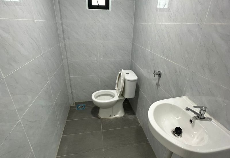 Jalan Mutiara Emas 2/32