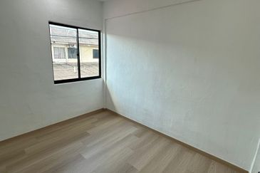 Jalan Mutiara Emas 2/32