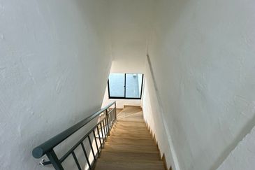 Jalan Mutiara Emas 2/32