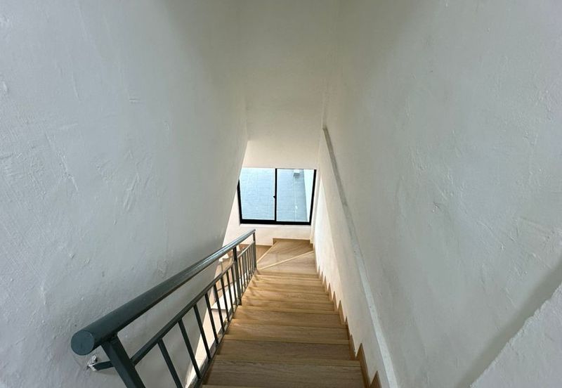 Jalan Mutiara Emas 2/32