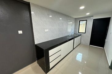 Jalan Mutiara Emas 2/32