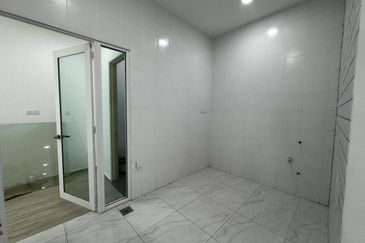 Jalan Mutiara Emas 2/32