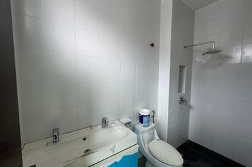 Jalan Mutiara Emas 2/32