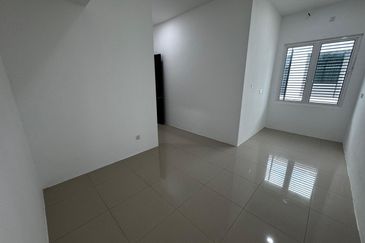 Jalan Mutiara Emas 2/32