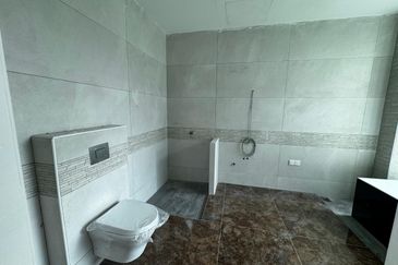 Jalan Mutiara Emas 2/32