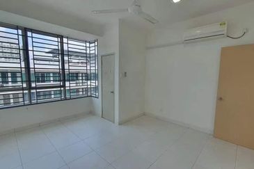 Akademik Suite @ Mount Austin