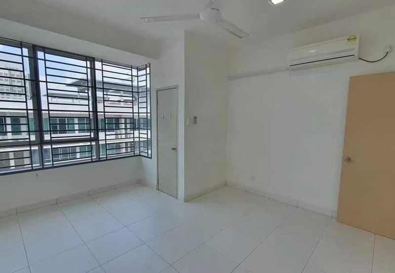 Akademik Suite @ Mount Austin