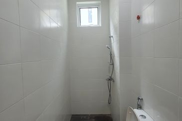 Jalan Mutiara Emas 2/32