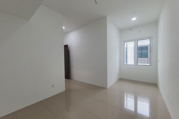 Jalan Mutiara Emas 2/32