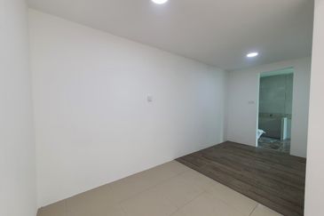 Jalan Mutiara Emas 2/32