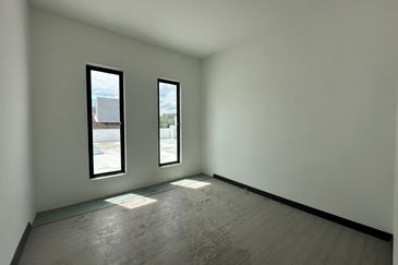 Taman Nong Chik Heights