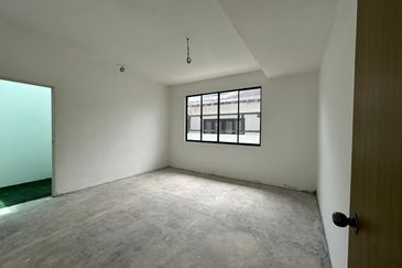 Taman Nong Chik Heights