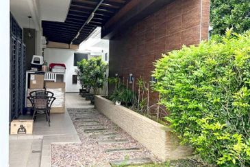 Maple Red, Adda Heights