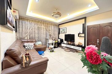 Maple Red, Adda Heights