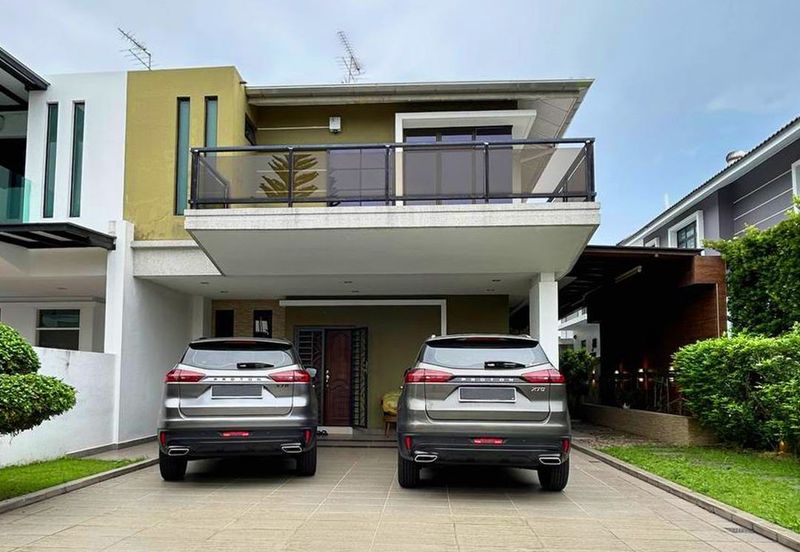 Maple Red, Adda Heights