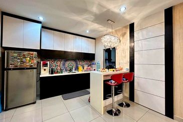 Maple Red, Adda Heights