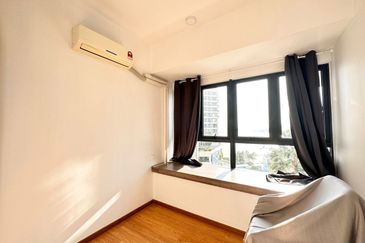 Baypoint @ Country Garden Danga Bay