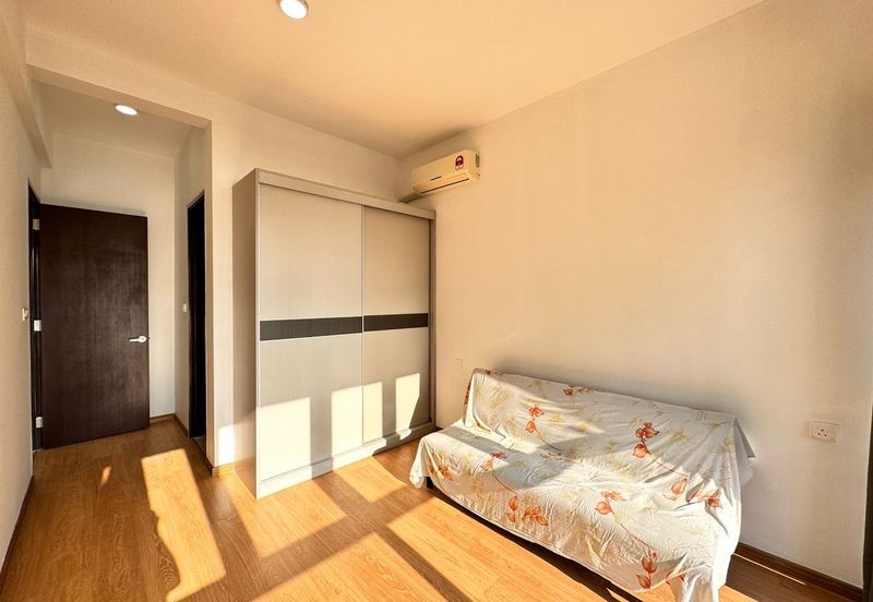 Baypoint @ Country Garden Danga Bay