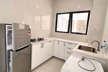 Baypoint @ Country Garden Danga Bay