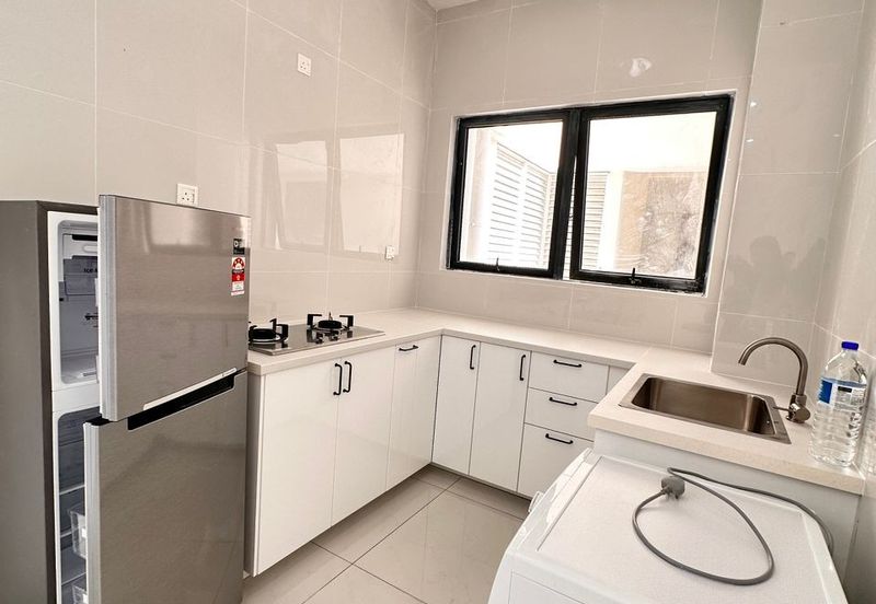 Baypoint @ Country Garden Danga Bay