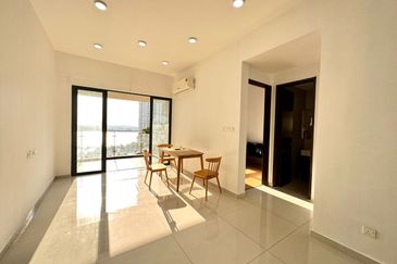 Baypoint @ Country Garden Danga Bay