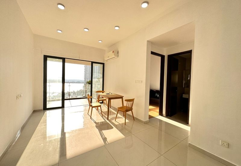 Baypoint @ Country Garden Danga Bay