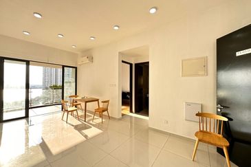 Baypoint @ Country Garden Danga Bay