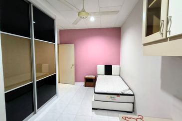 Jalan Mutiara Emas 2/32