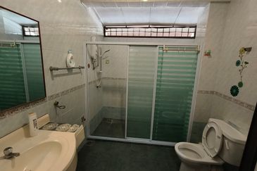 Jalan Mutiara Emas 2/32