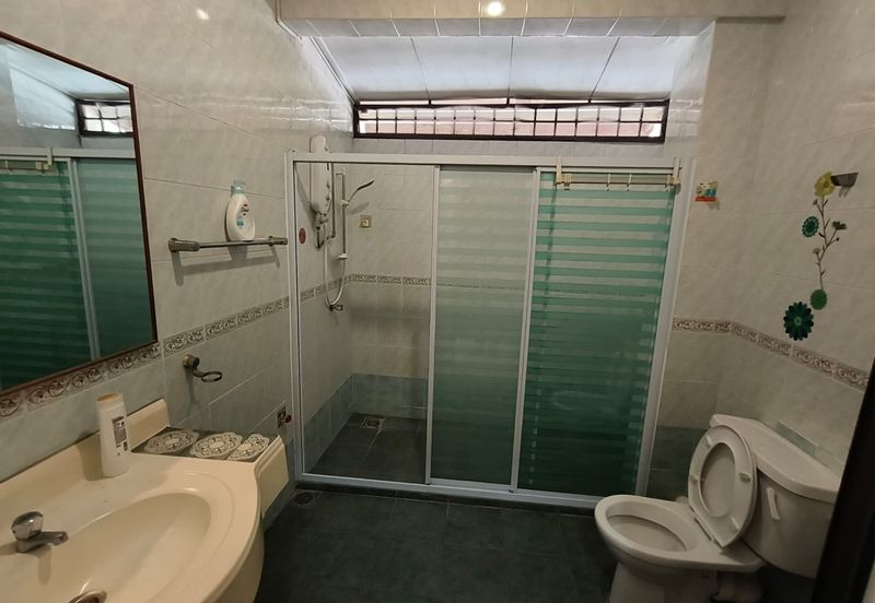 Jalan Mutiara Emas 2/32