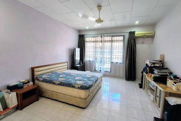 Jalan Mutiara Emas 2/32