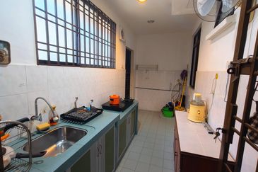 Jalan Mutiara Emas 2/32