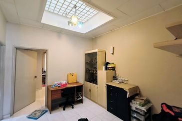 Jalan Mutiara Emas 2/32