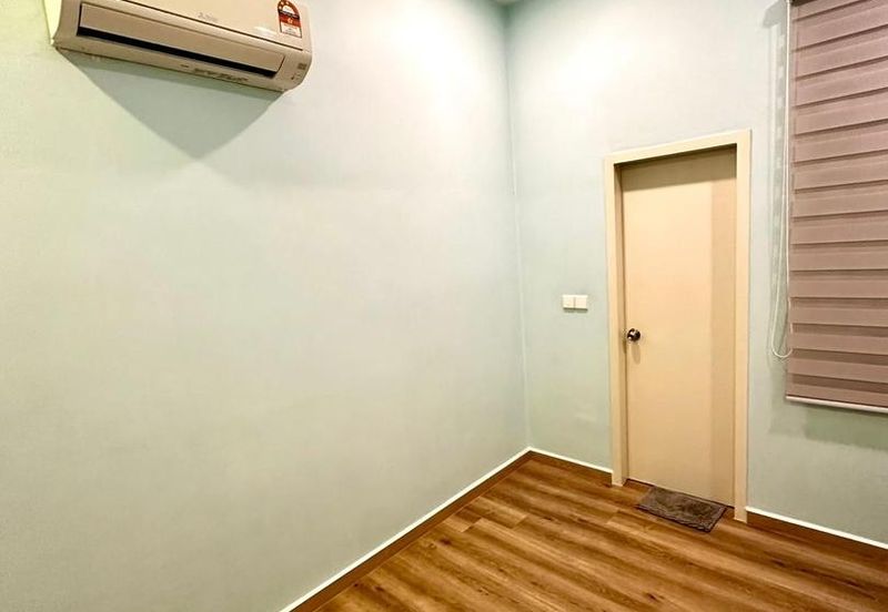 The Canal Garden South, Horizon Hills