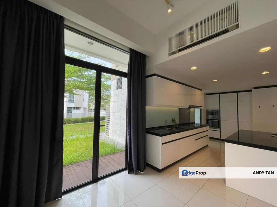 Avira Garden Medini  Phase 1 End lot (with 10 feet side land) 2 Storey Terrace Garden House For Sale, Johor, Nusajaya