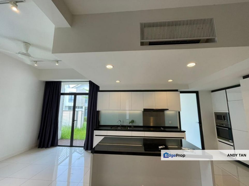 Avira Garden Medini  Phase 1 End lot (with 10 feet side land) 2 Storey Terrace Garden House For Sale, Johor, Nusajaya