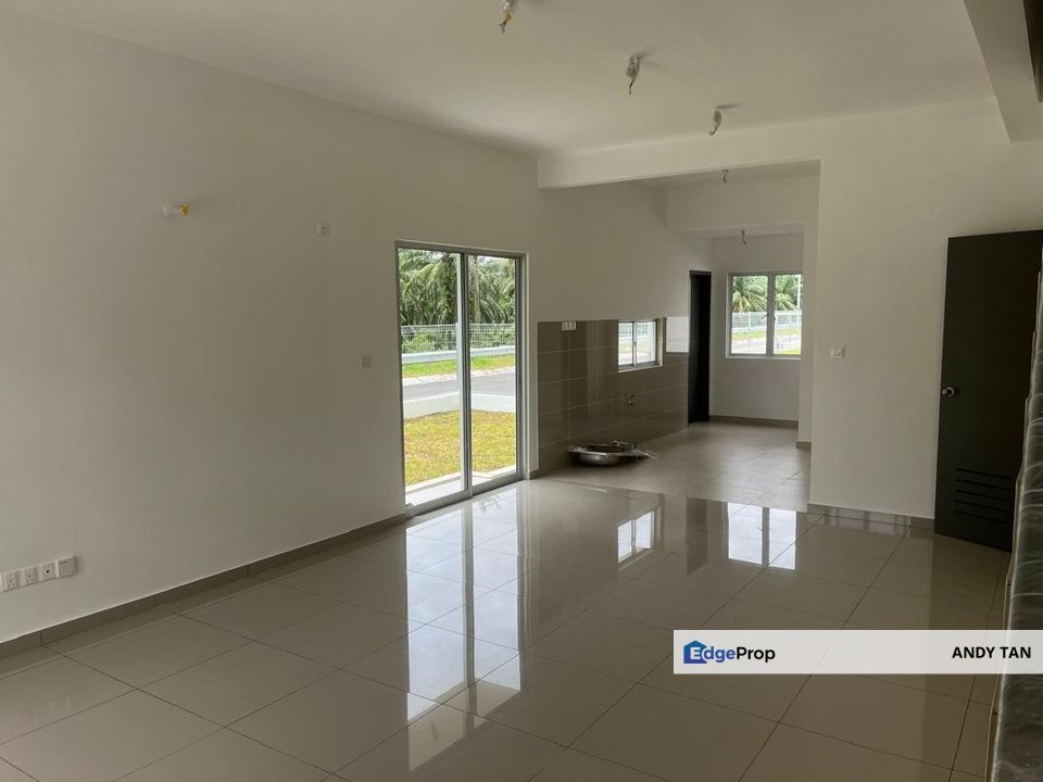 Taman Puncak Tropicana Pekan Nanas Double Storey Terrence House ⁠Endlot  For Sale, Johor, Pekan Nanas (Pekan Nenas)