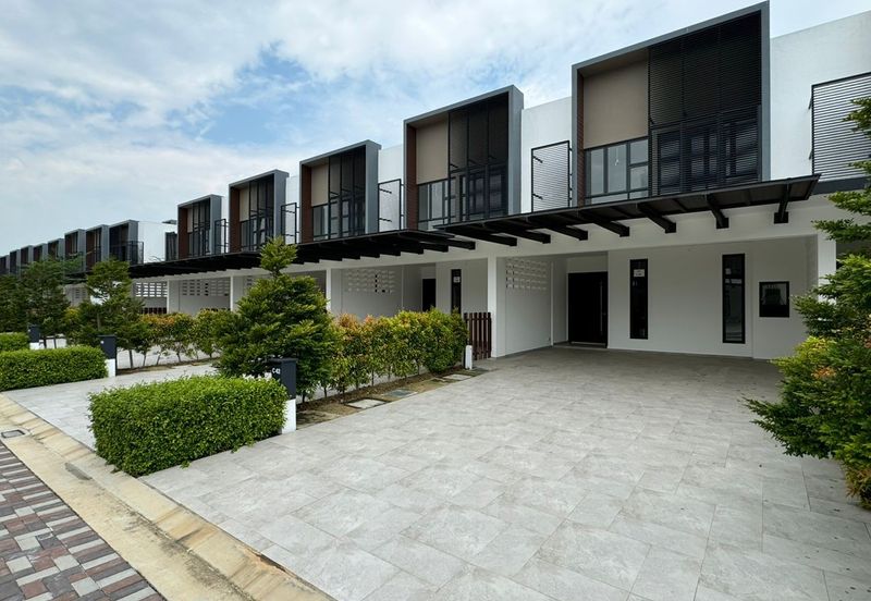 Senibong Cove Waterway Residences