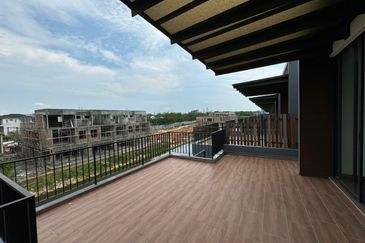 Senibong Cove Waterway Residences