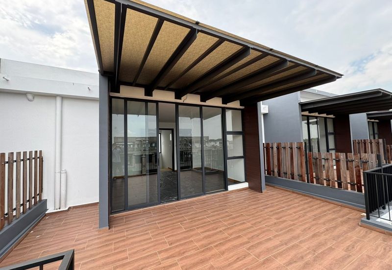 Senibong Cove Waterway Residences