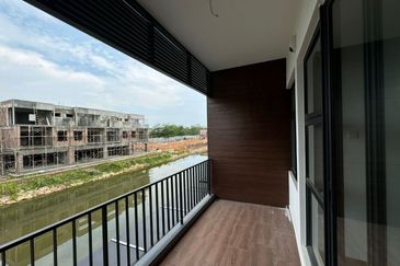 Senibong Cove Waterway Residences